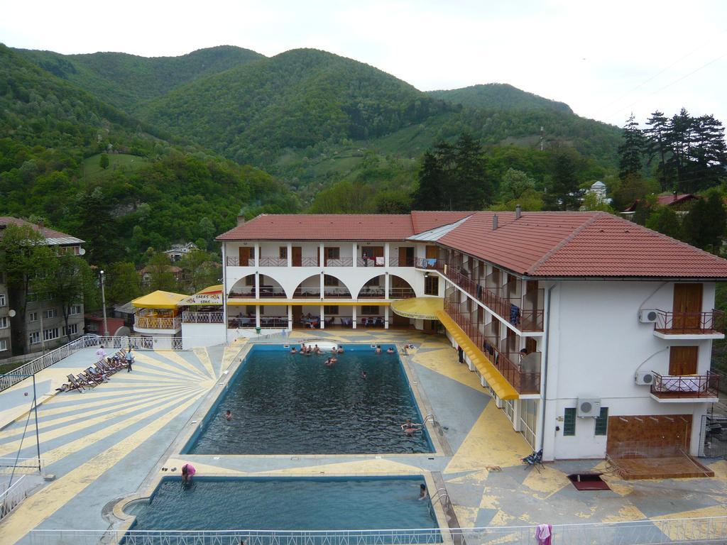 Hotel Sara'S Sons Băile Herculane Exterior foto